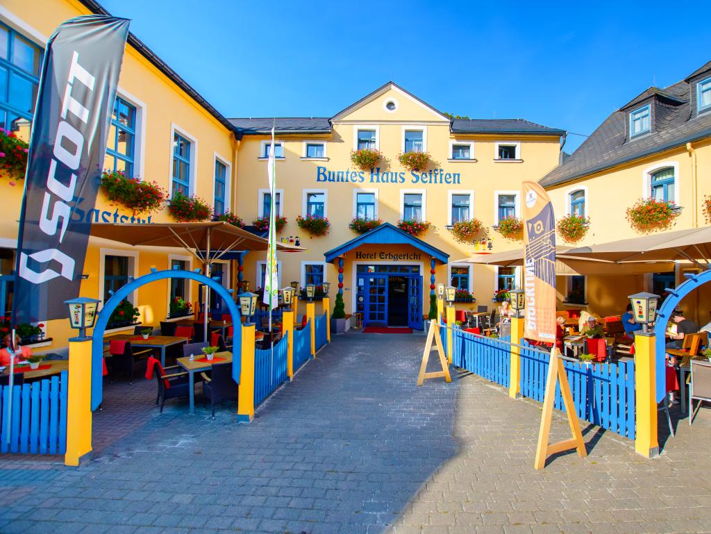Buntes Haus – Hotel Erbgericht Seiffen, city – Logis-Partner Stoneman Miriquidi Road